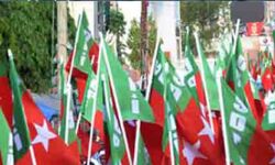 ഉമ്മയും മകളും താമസിക്കുന്ന വീടിന് നേരേ കല്ലേറ്: പോലിസ് നിഷ്ക്രിയത്വം അവസാനിപ്പിക്കുക- എസ്ഡിപിഐ ഉമ്മയും മകളും താമസിക്കുന്ന വീടിന് നേരേ കല്ലേറ്: പോലിസ് നിഷ്ക്രിയത്വം അവസാനിപ്പിക്കുക- എസ്ഡിപിഐ