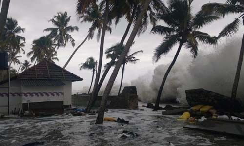 സംസ്ഥാനത്ത് മഴ കനക്കും; നാല് ജില്ലകളില്‍ ഇന്ന് ഓറഞ്ച് അലര്‍ട്ട്, ബംഗാള്‍ ഉള്‍ക്കടലില്‍ നാളെ ന്യൂനമര്‍ദം രൂപപ്പെടുമെന്ന് മുന്നറിയിപ്പ്
