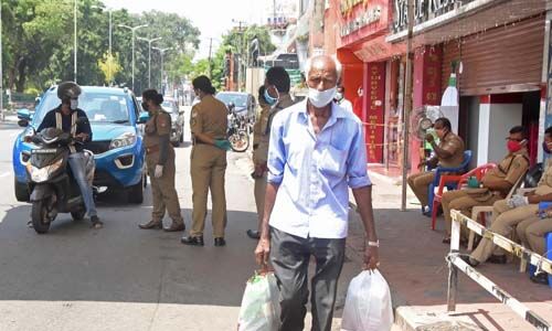 കൊവിഡ് വ്യാപനം: കണ്ണൂരിലെ പരിയാരം, പിലാത്തറ ടൗണുകള്‍ നാളെ മുതല്‍ അടച്ചിടും; ഏഴുവാര്‍ഡുകള്‍ കൂടി കണ്ടെയ്ന്‍മെന്റ് സോണ്‍