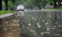 കനത്ത മഴ; തിരുവനന്തപുരത്ത് അഞ്ച് കുടുംബങ്ങളെ മാറ്റിപ്പാര്‍പ്പിച്ചു