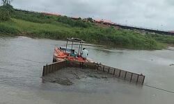 വെള്ളപ്പൊക്കം നേരിടാന്‍ നെടുമ്പാശേരി വിമാനത്താവളമേഖലയില്‍ ഊര്‍ജിത പ്രവര്‍ത്തനം