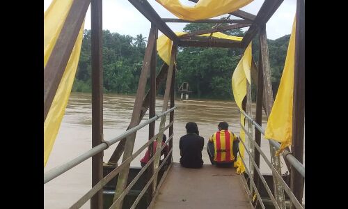 ചാലിയാറില്‍ തകര്‍ന്ന തൂക്കുപാലത്തിന് പകരം റഗുലേറ്റര്‍ കം ബ്രിഡ്ജ് നിര്‍മിക്കണമെന്ന് അരീക്കോട് ജലസുരക്ഷാസമിതി