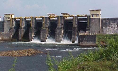 ജലനിരപ്പ് സംഭരണശേഷിക്കരികെ; ഇടുക്കി മലങ്കര ഡാമിന്റെ മുഴുവന്‍ ഷട്ടറുകളും ഉയര്‍ത്തി