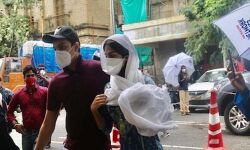 സുശാന്ത് സിങ്ങിന്റെ മരണം; നടി റിയ ചക്രവര്‍ത്തി മുംബൈ ഇഡി ഓഫിസില്‍ ഹാജരായി