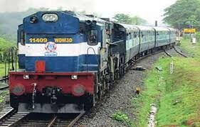 കൊങ്കൺ പാതയിൽ മഴയും മണ്ണിടിച്ചിലും; നാല് ട്രെയിനുകൾ റദ്ദാക്കി