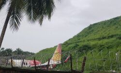 കരിപ്പൂര് വിമാനദുരന്തം: മെഡിക്കല് കോളജിലും ബീച്ച് ആശുപത്രിയിലുമുള്ളവരുടെ ആരോഗ്യനില തൃപ്തികരം കരിപ്പൂര് വിമാനദുരന്തം: മെഡിക്കല് കോളജിലും ബീച്ച് ആശുപത്രിയിലുമുള്ളവരുടെ ആരോഗ്യനില തൃപ്തികരം