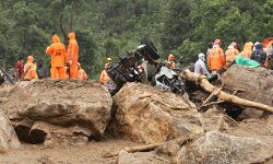 മൂന്നാര്‍ പെട്ടിമുടിയില്‍ ഉരുള്‍പൊട്ടല്‍ കവര്‍ന്നെടുത്ത ഭൂമിയില്‍ നിന്നുള്ള കാഴ്ച്ചകള്‍