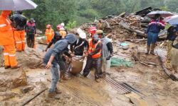 രാജമല ദുരന്തം: ആറ് മൃതദേഹങ്ങള്‍കൂടി കണ്ടെത്തി; മരിച്ചവരുടെ എണ്ണം 49 ആയി