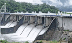 നീരൊഴുക്ക് കുറഞ്ഞു; പെരിങ്ങല്ക്കുത്ത് ഡാമിന്റെ ഒരു സ്ലൂയിസ് ഗേറ്റ് അടച്ചു നീരൊഴുക്ക് കുറഞ്ഞു; പെരിങ്ങല്ക്കുത്ത് ഡാമിന്റെ ഒരു സ്ലൂയിസ് ഗേറ്റ് അടച്ചു