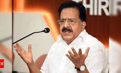 മുഖ്യമന്ത്രിയുടെ പ്രതികരണം സമനില തെറ്റിയ നിലയിലെന്ന് രമേശ് ചെന്നിത്തല