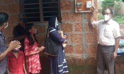 മൂന്നു വീടുകള്‍ക്ക് സൗജന്യ വൈദ്യുതി കണക്ഷന്‍ നല്‍കി കെഎസ്ഇബി ജീവനക്കാരുടെ കൂട്ടായ്മ