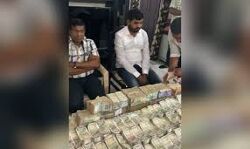 കൈക്കൂലി വാങ്ങുന്നതിനിടെ റവന്യൂ ഉദ്യോഗസ്ഥന്‍ പിടിയില്‍; വീട്ടില്‍ നിന്ന് 1.1 കോടി പിടിച്ചെടുത്തു