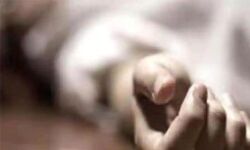 പിഞ്ചുകുഞ്ഞ് ഉള്പ്പെടെ മൂന്നു മക്കളും മാതാവും വീട്ടിനുള്ളില് മരിച്ച നിലയില് പിഞ്ചുകുഞ്ഞ് ഉള്പ്പെടെ മൂന്നു മക്കളും മാതാവും വീട്ടിനുള്ളില് മരിച്ച നിലയില്