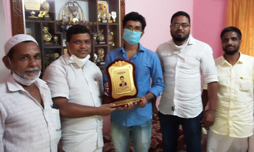 സിവില് സര്വീസ് പരീക്ഷ: ഉന്നത വിജയം നേടിയ ആഷിഖ് അലിയെ ആദരിച്ചു സിവില് സര്വീസ് പരീക്ഷ: ഉന്നത വിജയം നേടിയ ആഷിഖ് അലിയെ ആദരിച്ചു