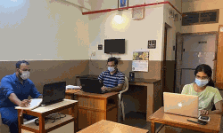 കൊവിഡ് ചികില്സാ കേന്ദ്രത്തിലിരുന്ന് കൊവിഡിനെതിരായ പോരാട്ടത്തില് സജീവമായി മലപ്പുറം ജില്ലാ കലക്ടര് കൊവിഡ് ചികില്സാ കേന്ദ്രത്തിലിരുന്ന് കൊവിഡിനെതിരായ പോരാട്ടത്തില് സജീവമായി മലപ്പുറം ജില്ലാ കലക്ടര്