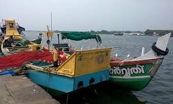 തൊഴിലാളികള്‍ക്ക് കൊവിഡ്; കൊല്ലം ശക്തികുളങ്ങര ഹാര്‍ബര്‍ അടച്ചു