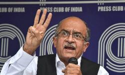 ദയക്കായി യാചിക്കില്ല, ഔദാര്യത്തിനായി ഇരക്കില്ല, ആ ട്വീറ്റുകള്‍ പൗരന്റെ കടമ: നിലപാടില്‍ ഉറച്ച് പ്രശാന്ത് ഭൂഷണ്‍