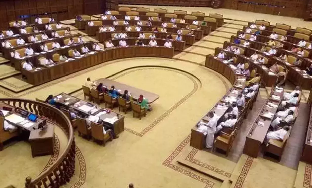സംസ്ഥാന നിയമസഭാ സമ്മേളനം ആരംഭിച്ചു; സർക്കാരിനെ കടന്നാക്രമിക്കാൻ പ്രതിപക്ഷം സംസ്ഥാന നിയമസഭാ സമ്മേളനം ആരംഭിച്ചു; സർക്കാരിനെ കടന്നാക്രമിക്കാൻ പ്രതിപക്ഷം