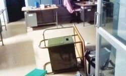 ഇടുക്കി ചിന്നക്കനാല്‍ പഞ്ചായത്ത് ഓഫിസ് അടിച്ചുതകര്‍ത്തു; നാലുപേര്‍ അറസ്റ്റില്‍