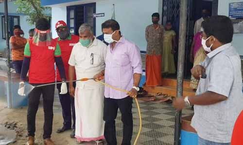 കൊവിഡ് രോഗികളുമായി സമ്പര്ക്കം: മുതലമട-കാമ്പ്രത്തുചള്ള പ്രദേശം എസ്ഡിപിഐ പ്രവര്ത്തകര് അണുവിമുക്തമാക്കി കൊവിഡ് രോഗികളുമായി സമ്പര്ക്കം: മുതലമട-കാമ്പ്രത്തുചള്ള പ്രദേശം എസ്ഡിപിഐ പ്രവര്ത്തകര് അണുവിമുക്തമാക്കി