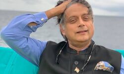 ശശി തരൂരിനെ എതിർത്തും പിന്തുണച്ചും കേരളത്തിലെ കോൺഗ്രസ് നേതാക്കൾ പരസ്യപ്പോരിലേക്ക്