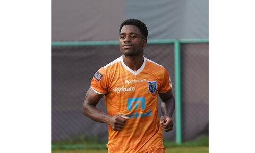 ഐഎസ്എല്: ഓഗ്ബെച്ചേയും കേരള ബ്ലാസ്റ്റേഴ്സും വഴി പിരിഞ്ഞു ഐഎസ്എല്: ഓഗ്ബെച്ചേയും കേരള ബ്ലാസ്റ്റേഴ്സും വഴി പിരിഞ്ഞു