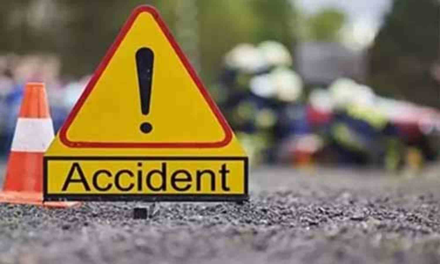 കാല്നടയാത്രക്കാരിയെ രക്ഷിക്കാന് ശ്രമിക്കുന്നതിനിടയില് ബൈക്ക് മറിഞ്ഞ് യുവാവ് മരിച്ചു കാല്നടയാത്രക്കാരിയെ രക്ഷിക്കാന് ശ്രമിക്കുന്നതിനിടയില് ബൈക്ക് മറിഞ്ഞ് യുവാവ് മരിച്ചു