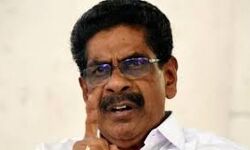 അനുവിന്റെ ആത്മഹത്യ: മുഖ്യമന്ത്രിയുടേയും ചെയര്‍മാന്റേയും പേരില്‍ പ്രേരണാകുറ്റത്തിന് കേസെടുക്കണം; മുല്ലപ്പള്ളി രാമചന്ദ്രന്‍