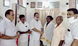 ചിത്രകാരന്‍ അനൂപ് കുണ്ടൂരിനെ ആദരിച്ചു