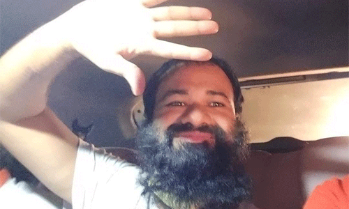 വെടിവച്ച് കൊല്ലാതിരുന്നതിന് നന്ദി; ജയില് മോചിതനായ കഫീല് ഖാന്റെ ആദ്യ പ്രതികരണം വെടിവച്ച് കൊല്ലാതിരുന്നതിന് നന്ദി; ജയില് മോചിതനായ കഫീല് ഖാന്റെ ആദ്യ പ്രതികരണം