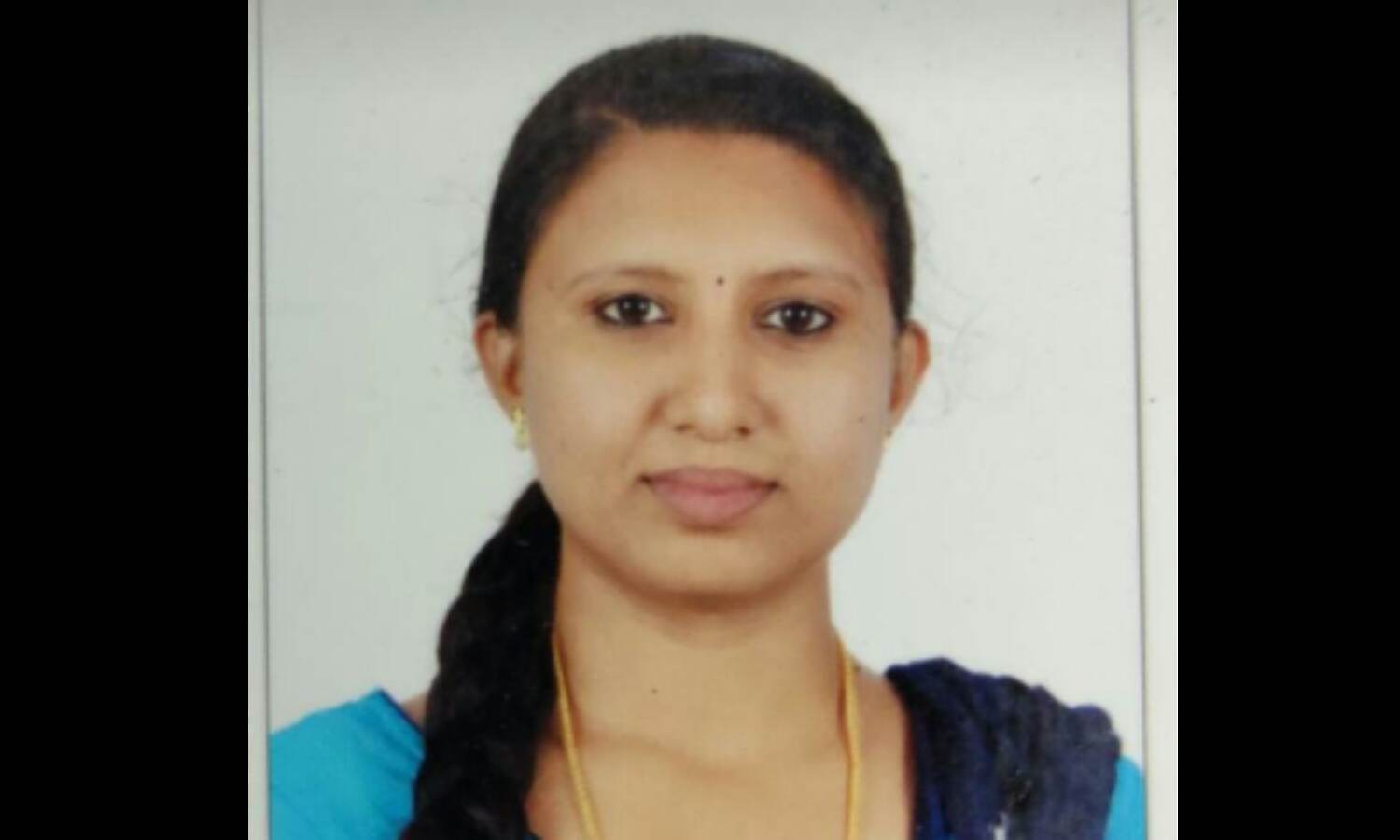 ജോലിക്കു പോവുന്നതിനിടെ വാഹനമിടിച്ച് ഗര്ഭിണിയായ നഴ്സ് മരിച്ചു ജോലിക്കു പോവുന്നതിനിടെ വാഹനമിടിച്ച് ഗര്ഭിണിയായ നഴ്സ് മരിച്ചു