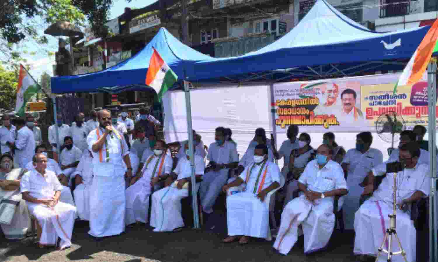 വെഞ്ഞാറമൂട് കൊല: സിബിഐ അന്വേഷണത്തിനു സര്ക്കാര് തയ്യാറാണോയെന്ന് കെ സുധാകരന് എംപി വെഞ്ഞാറമൂട് കൊല: സിബിഐ അന്വേഷണത്തിനു സര്ക്കാര് തയ്യാറാണോയെന്ന് കെ സുധാകരന് എംപി