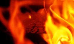 പറവൂരിനടുത്ത് ഗോഡൗണില് വന് തീപ്പിടിത്തം പറവൂരിനടുത്ത് ഗോഡൗണില് വന് തീപ്പിടിത്തം