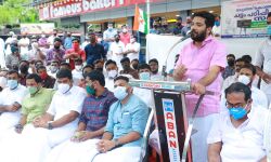 അധ്യാപക ദിനത്തില്‍ മന്ത്രി ജലീലിനെതിരേ ചട്ടം പഠിപ്പിക്കല്‍ സമരവുമായി യൂത്ത് കോണ്‍ഗ്രസ്