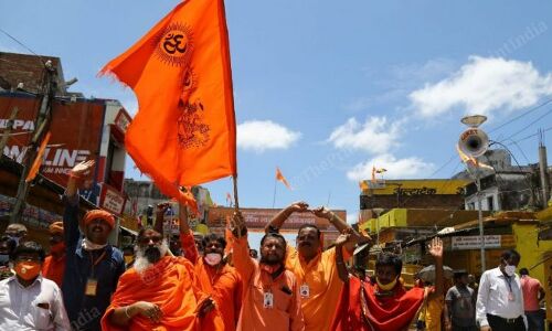 മധ്യപ്രദേശ് ഉപതിരഞ്ഞെടുപ്പ്: വര്‍ഗീയ കാര്‍ഡിറക്കി ബിജെപി; മണ്ഡലങ്ങളിലുടനീളം രാമക്ഷേത്രത്തിനുള്ള ഇഷ്ടികകളുമായി രഥയാത്ര