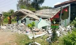 തെലങ്കാനയില്‍ അര്‍ധരാത്രി ക്രിസ്ത്യന്‍ പള്ളി കെട്ടിടം ഹിന്ദുത്വര്‍ തകര്‍ത്തു