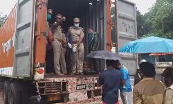 500 കിലോ കഞ്ചാവ് പിടികൂടിയ സംഭവത്തിലെ പ്രമുഖ കണ്ണികളെ തേടി എക്സൈസ്