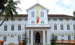 എറണാകുളം-അങ്കമാലി അതിരൂപതയിലെ വിവാദ ഭൂമിയിടപാട്: നഷ്ടം പരിഹരിക്കുന്നതിനുള്ള നടപടികള്‍ നീണ്ടു പോകുന്നതിനെതിരെ സമരത്തിനൊരുങ്ങി അല്‍മായ മുന്നേറ്റം അതിരൂപത സമിതി