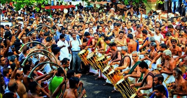 ക്ഷേത്രകലാകാരന്മാർക്ക് ധനസഹായം പ്രഖ്യാപിച്ചു