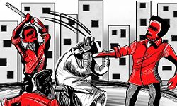 അഡീ. എസ്‌ഐയുടെ വീടിനു നേരെ ആക്രമണം; വീടിന്റെ ജനല്‍ചില്ലുകള്‍ അടിച്ചു തകര്‍ത്തു, ഗുണ്ടാ സംഘത്തിന്റെ ആക്രോശം