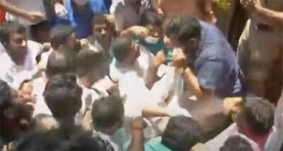 സെക്രട്ടേറിയറ്റിലേക്ക് യൂത്ത് കോൺഗ്രസ് നടത്തിയ മാർച്ചിൽ സംഘർഷം സെക്രട്ടേറിയറ്റിലേക്ക് യൂത്ത് കോൺഗ്രസ് നടത്തിയ മാർച്ചിൽ സംഘർഷം