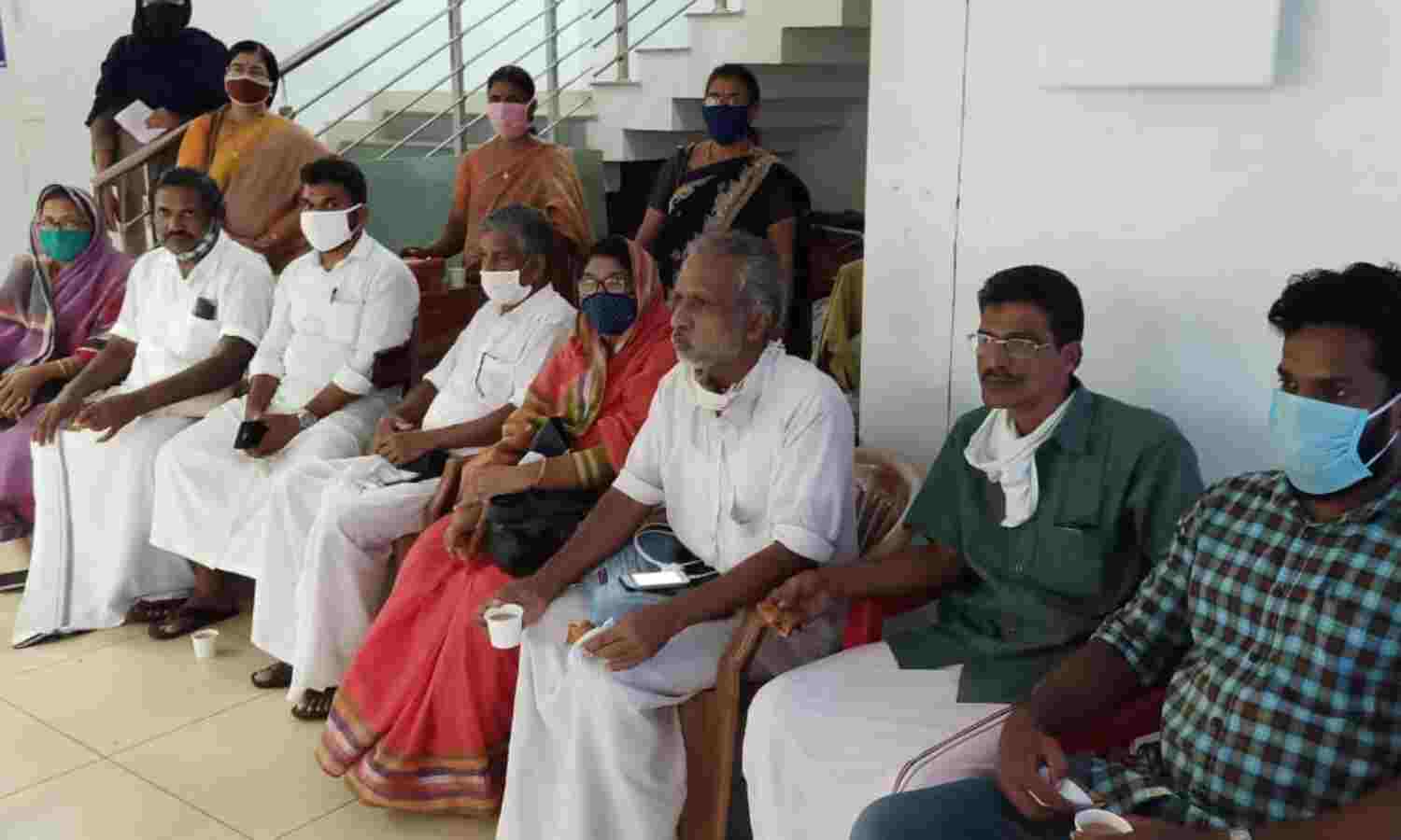 ഫണ്ട് വെട്ടിക്കുറച്ചു: നഗരസഭ നടപടിക്കെതിരേ പ്രതിഷേധം; ബോര്ഡ് മീറ്റിങില്നിന്ന് യുഡിഎഫ് ഇറങ്ങിപ്പോയി ഫണ്ട് വെട്ടിക്കുറച്ചു: നഗരസഭ നടപടിക്കെതിരേ പ്രതിഷേധം; ബോര്ഡ് മീറ്റിങില്നിന്ന് യുഡിഎഫ് ഇറങ്ങിപ്പോയി