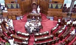 എംപിമാരുടെ സസ്‌പെന്‍ഷനെച്ചൊല്ലി പ്രതിഷേധം തുടരുന്നു; രാജ്യസഭ ഉച്ചയ്ക്ക് രണ്ട് മണി വരെ പിരിഞ്ഞു