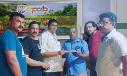 ആലപ്പുഴ പ്രവാസി അസോസിയേഷൻ അജീന്ദ്രന്റെ കുടുംബ ധന സഹായം കൈമാറി
