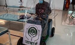 കൊവിഡ് 19: നാട്ടിക ലുലു സിഎഫ്എല്ടിസിയില് റോബോട്ടിക് നഴ്സും ഇ-ബൈക്കും കൊവിഡ് 19: നാട്ടിക ലുലു സിഎഫ്എല്ടിസിയില് റോബോട്ടിക് നഴ്സും ഇ-ബൈക്കും