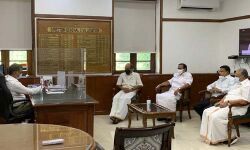 വൈഡ് ബോഡി വിമാനങ്ങളുടെ സര്‍വീസിന് വിലക്ക്; സിവില്‍ ഏവിയേഷന്‍ ഡയറക്ടര്‍ ജനറലുമായി എംപിമാര്‍ കൂടിക്കാഴ്ച നടത്തി