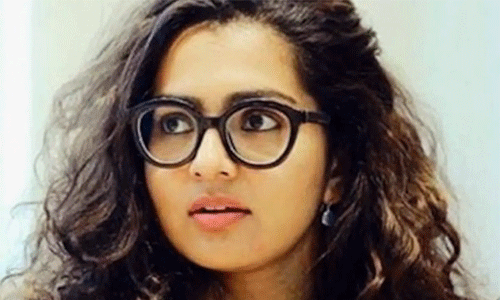 അതിജീവിച്ചവളുടെ പോരാട്ടം വിജയിക്കും, അവള്ക്കൊപ്പം നില്ക്കുന്നു; പ്രതികരണവുമായി നടി പാര്വതി അതിജീവിച്ചവളുടെ പോരാട്ടം വിജയിക്കും, അവള്ക്കൊപ്പം നില്ക്കുന്നു; പ്രതികരണവുമായി നടി പാര്വതി