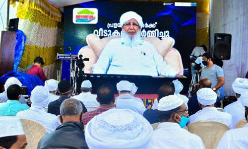 പുത്തുമല മുസ്‌ലിം ജമാഅത്ത് നിര്‍മിക്കുന്ന വീടുകള്‍ക്ക് കാന്തപുരം തറക്കല്ലിട്ടു