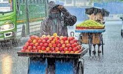 മഴ കനക്കുന്നു; വയനാട്, കോഴിക്കോട് ജില്ലകളില് കൂടി റെഡ് അലര്ട്ട്; ജാഗ്രത പുലര്ത്തണമെന്ന് അധികൃതര് മഴ കനക്കുന്നു; വയനാട്, കോഴിക്കോട് ജില്ലകളില് കൂടി റെഡ് അലര്ട്ട്; ജാഗ്രത പുലര്ത്തണമെന്ന് അധികൃതര്