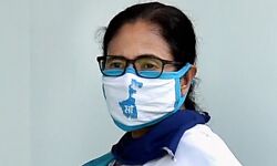 ഭരണഘടനയ്ക്കനുസരിച്ച് പ്രവര്‍ത്തിക്കുക: ബംഗാള്‍ ഗവര്‍ണര്‍ക്കെതിരേ മമതാ ബാനര്‍ജിയുടെ കത്ത്